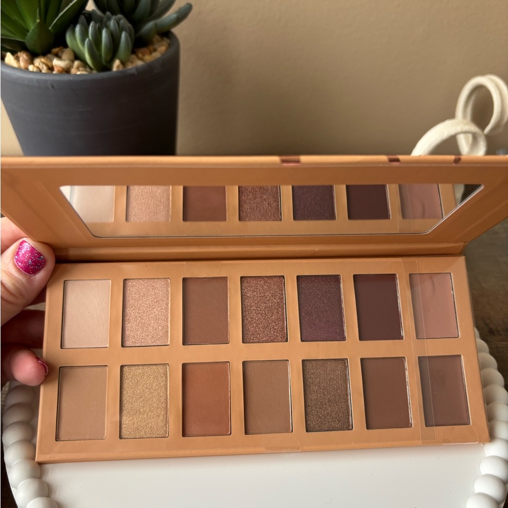 Mally Novelty Neutrals Eyeshadow Palette